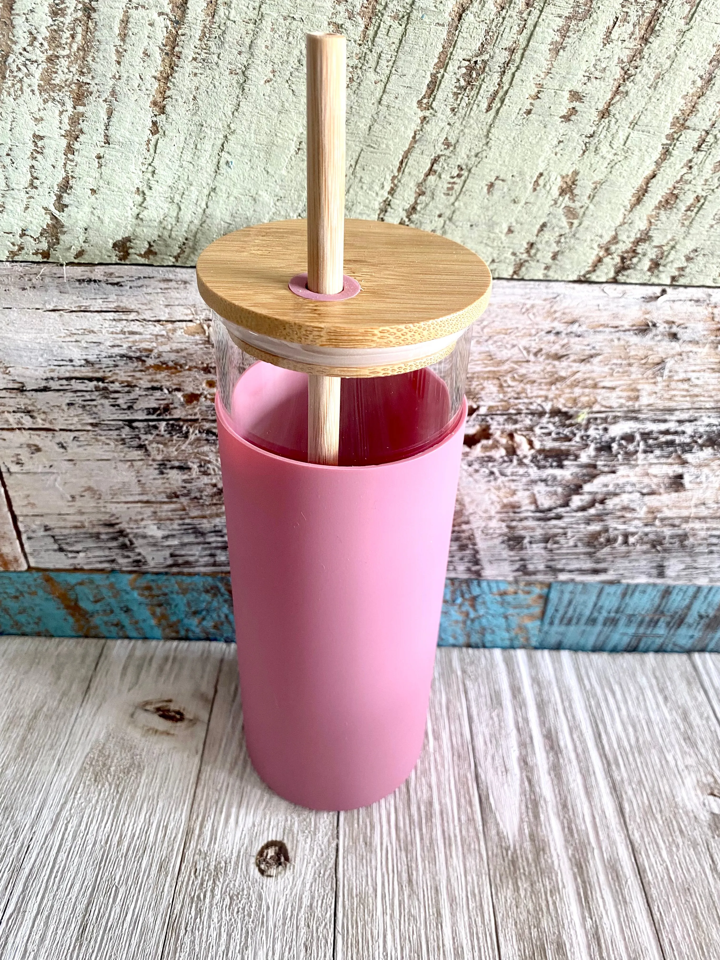 20oz Glass Tumbler w/Silicone Sleeve & Bamboo Lid/Straw
