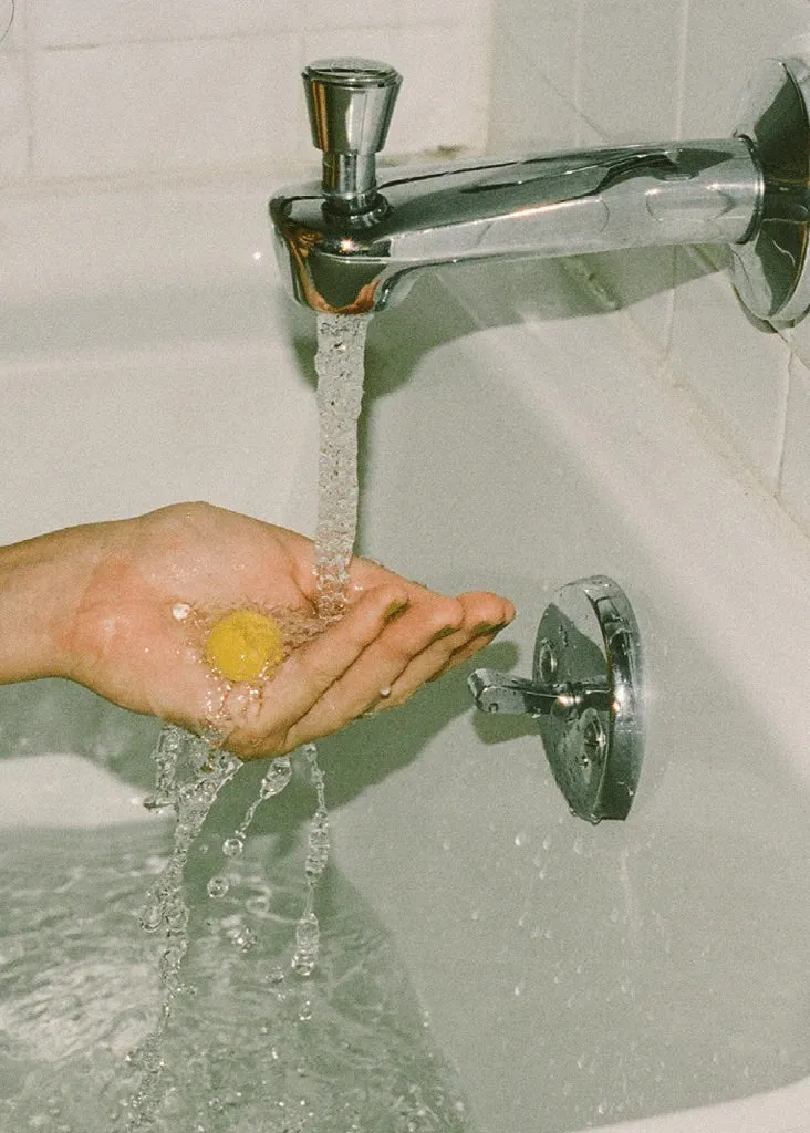 Sure! Here’s an optimized title for your e-commerce product:

**Nourishing Fur Bath Drops for Shiny, Healthy Coats - Gentle Pet Cleaning Solution with Natural Ingredients**